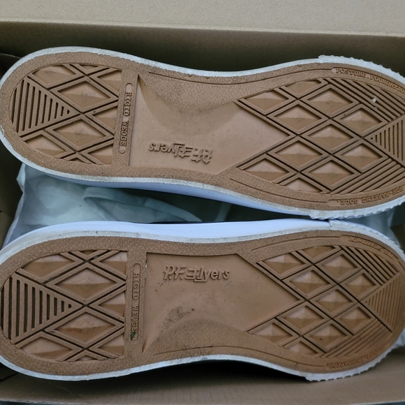 PF Flyers - Picture 3 of 5